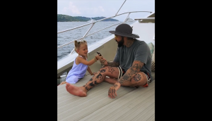 ¡Ídola! Niña que llamaba la atención de su padre se aburrió de ser ignorada