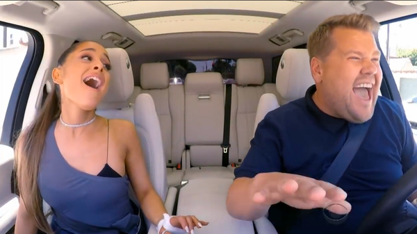 Mira como Ariana Grande encanta con su voz  en el "Carpool Karaoke" de James Corden