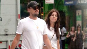 La bella suegra de Leonardo DiCaprio es más joven que él