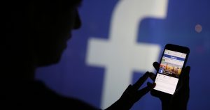 Revisa los mejores memes que dejó la caída de Facebook