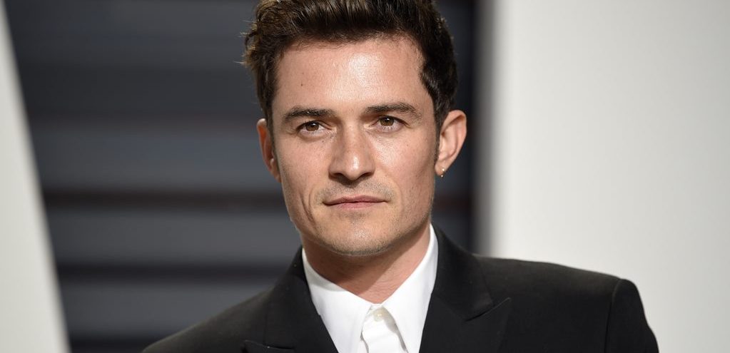 Orlando Bloom genera gran impacto al publicar video completamente desnudo