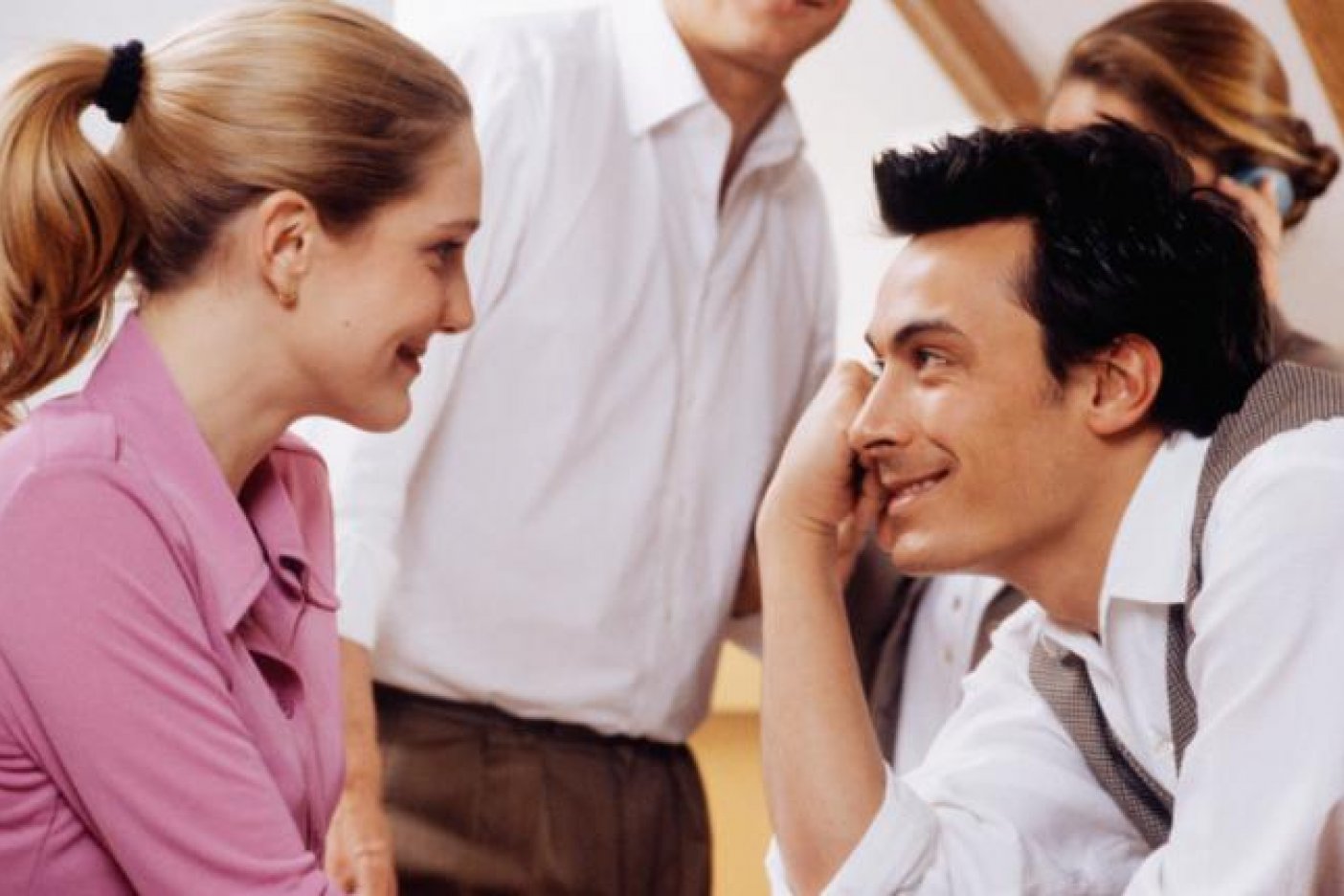 Cómo es la comunicación no verbal cuando nos enamoramos