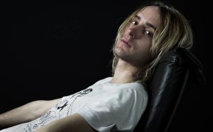 El hijo de Gustavo Cerati lanza potente mensaje en contra de la "derecha" chilena