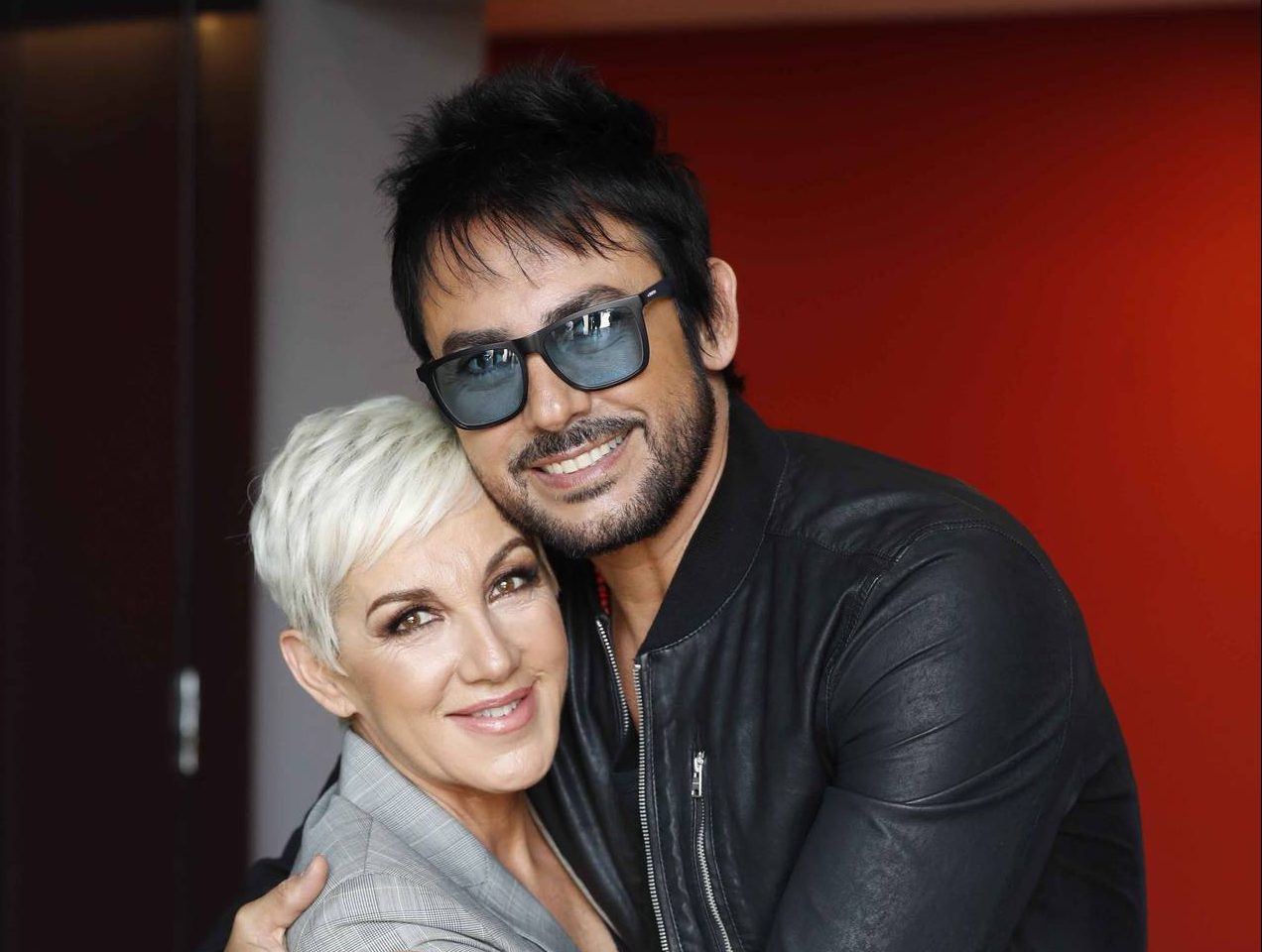Beto Cuevas celebra 30 años de carrera cantando junto a Ana Torroja "Fuera de mi"