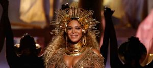 Beyoncé mostró las dos portadas que protagonizó para "Vogue"