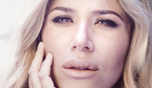 ¡Ex chica Rojo se presentó en el programa tras 11 años alejada de Chile!