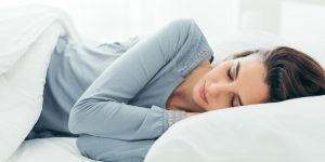 ¿Duermes del lado izquierdo? Te contamos los beneficios