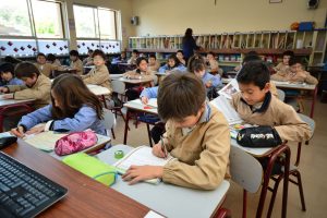 Conoce las comunas de la RM que mantienen suspendidas sus clases