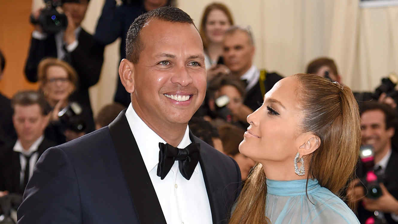 Jennifer Lopez y su enamorado vestidos a juego en románticas vacaciones en Italia