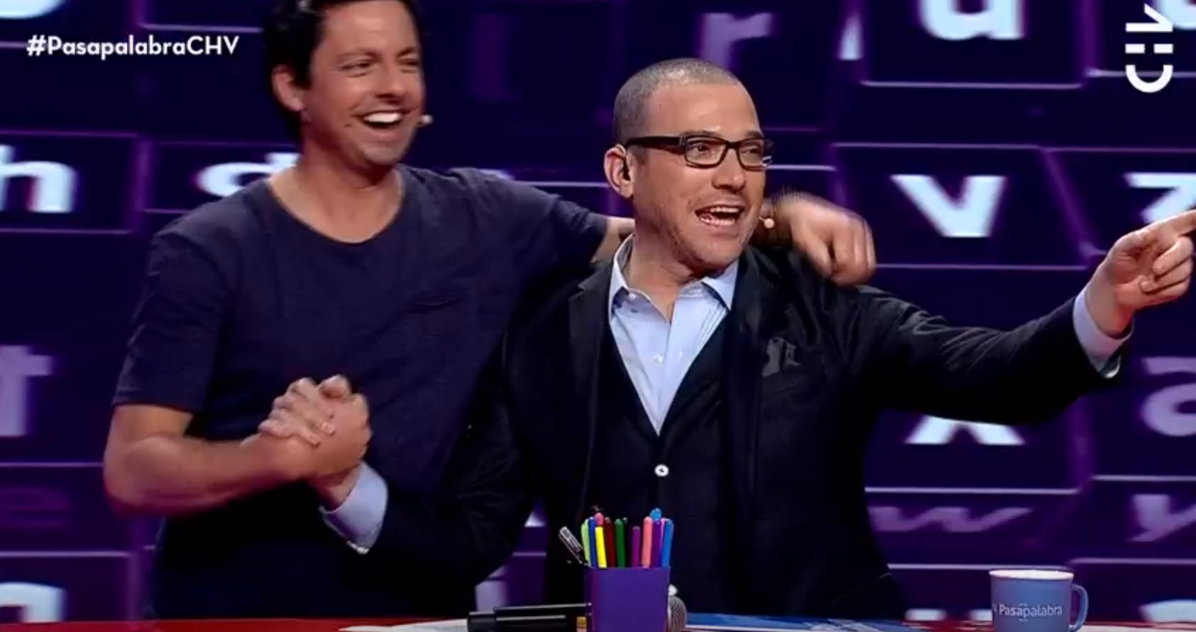 Entre bromas fue recibido Julián Elfenbein en Pasapalabra después de su infarto