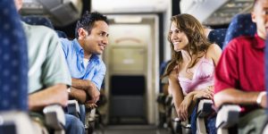 Hay esperanza: 1 de cada 50 personas encuentra a su "media naranja" en un avión