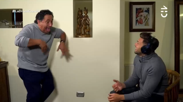 ¿Lo viste? El llamativo baile del periodista Antonio Quinteros en "La Divina Comida" sacó carcajadas