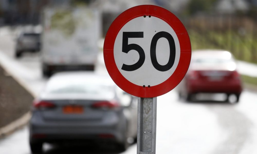 Estas son las multan para quienes no respetan la nueva velocidad máxima de 50 km/h en zonas urbanas