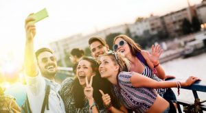 La adolescencia comienza a los 10 y termina a los 24 años, según estudio