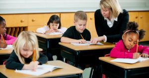 ¿Qué es mejor para tus hijos? ¿Un colegio mixto o uno diferenciado?