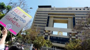 Senado aprueba Ley de Identidad de Género excluyendo a menores de 14 años