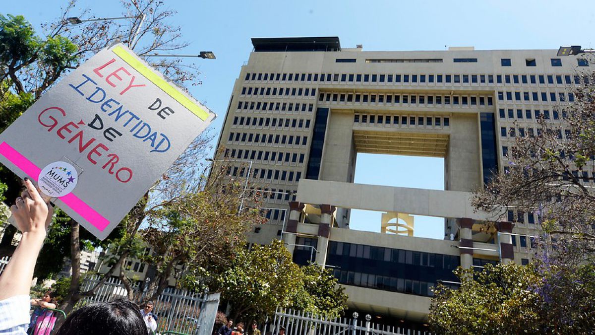 Senado aprueba Ley de Identidad de Género excluyendo a menores de 14 años
