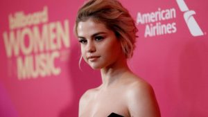 ¿Se las operó? Selena Gomez aviva rumores de aumento de busto por foto en Instagram