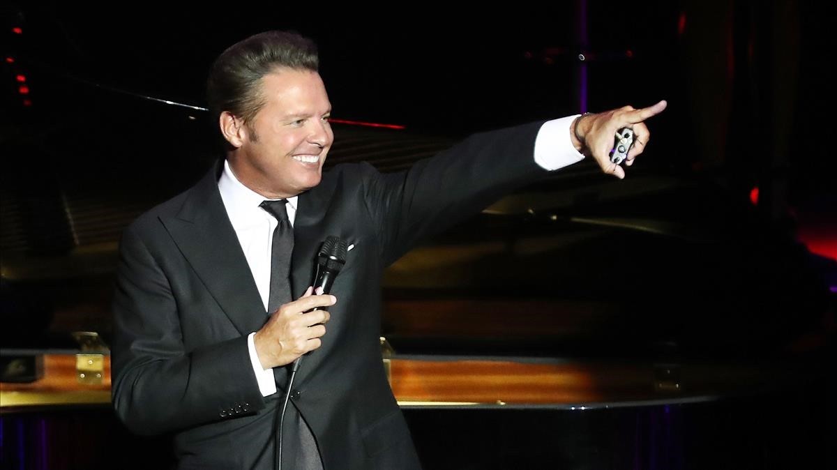 Luis Miguel llora en pleno concierto y conmueve a sus fanáticos