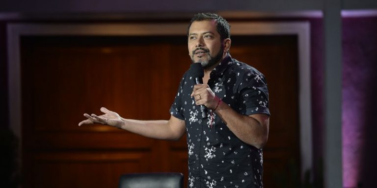 Pedro Ruminot denuncia a campaña publicitaria por "racista"
