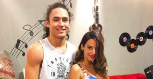 Con tiernas fotos Toarii Valantin confirma su relación con Daniela Castillo