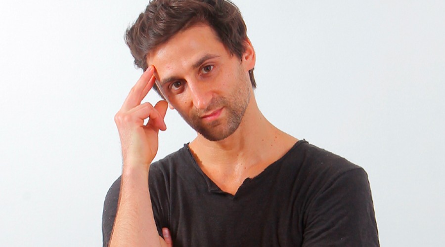 "A Nicolás le hace falta una polola": Emilio Edwards habla de su personaje en Verdades Ocultas