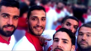 Víctima de "La Manada" envió carta tras condena por violación de sus agresores:  "Gracias por no haberme dejado sola"