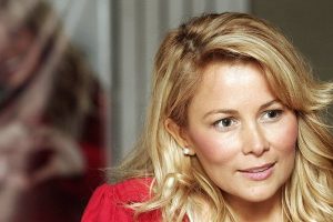 Enojo en Maipú porque Cathy Barriga condecoró a su propio hijo en evento municipal