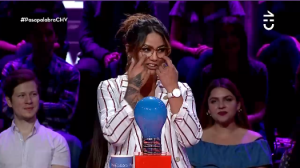 Camila Recabarren saca risas en Pasapalabra al confesar que uno de sus accesorios era un cotillón