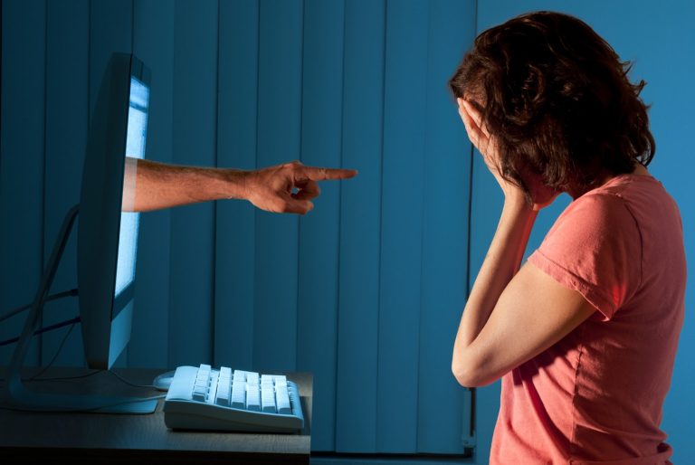 #NoMasCiberBullying: ¿Cómo evitar que tus hijos lo sufran?