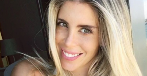 Cote López comparte foto de su infancia para mostrar que siempre ha sido rubia