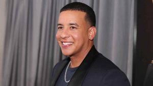 Mira la sorprendente bienvenida que emocionó a Daddy Yankee al llegar a China