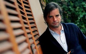 Pablo Mackenna denuncia acoso de mujer por redes sociales