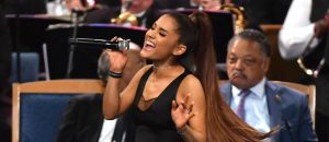 ¡Emotivo! La aplaudida presentación de Ariana Grande en funeral de Aretha Franklin