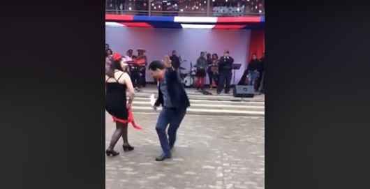 ¡Un crack! Chileno se lució con cueca brava en evento de Fiestas Patrias en Navidad y se hizo viral