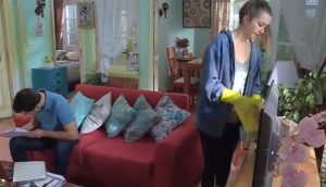 ¿Y el lustra muebles? El nuevo error que notaron los televidentes en "Verdades Ocultas"