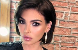 Angie Jibaja luce drástico cambio de look