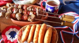 ¡Ojo! Chilenos pueden subir entre cinco y siete kilos en Fiestas patrias: ¿Cómo evitarlo?