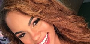 ¡Lo hizo otra vez! Betsy Camino saca aplausos al posar desnuda