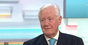 ¡Atención! Multimillonario busca esposa joven para que herede su fortuna y estos son los requisitos