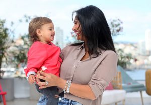 Pamela Díaz enterneció las redes sociales con una foto de su pequeña hija vestida de huasita