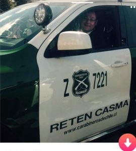 Denuncian a encargado de Seguridad de la Gobernación de Llanquihue por usar patrulla policial para su foto de Tínder
