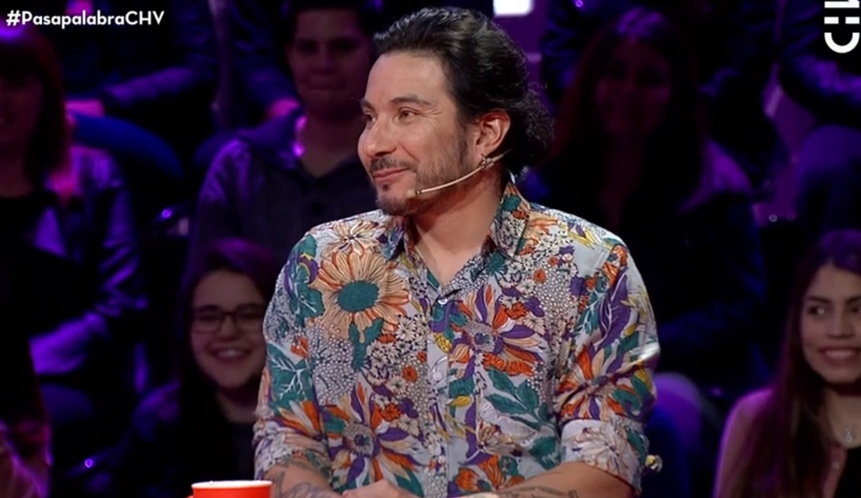 ¡Sacó hasta aplausos! Felipe Avello cantó y bailó el éxito de su banda Dina Gómez en Pasapalabra