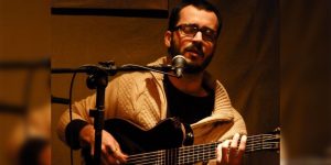 Despiden a profesor de música por utilizar lenguaje inclusivo: Dijo "todes"