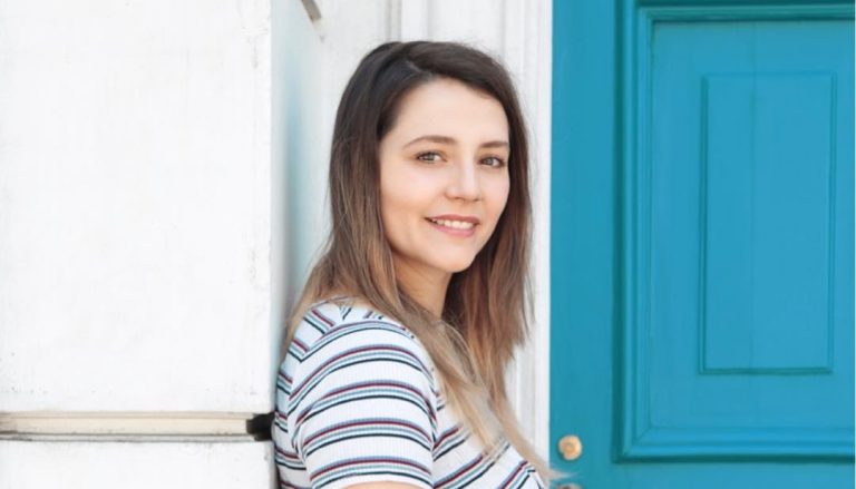 Conoce a la hermana clon de Magdalena Muller