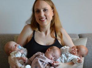 ¡Impactante! Madre de trillizos muestra cómo quedó su abdomen tras dar a luz