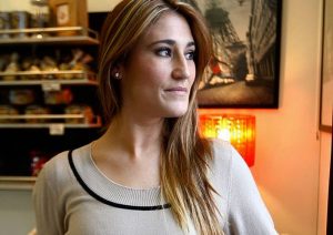 Belén Mora sacó aplausos en redes sociales con sensuales fotos en lencería