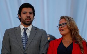 ¡Se aburrió! Esposo de Cathy Barriga salió en su defensa tras la sanción que recibió por el "Kiki Challenge"