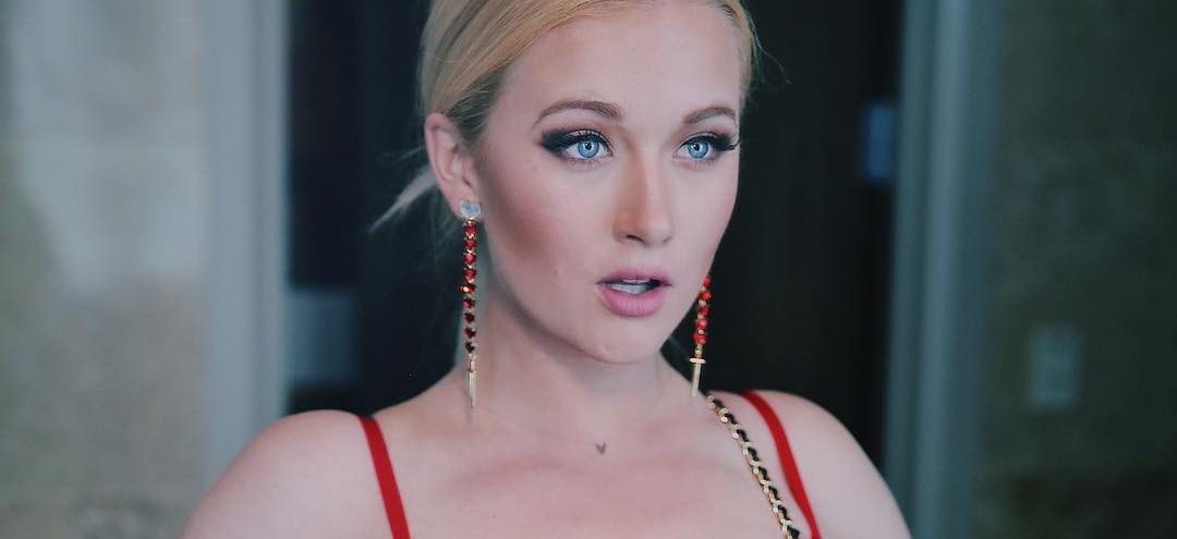 Vesta Lugg sorprende en evento con su nuevo novio