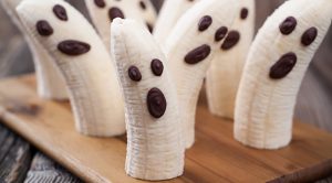 Aquí te dejamos algunas saludables y escalofriantes ideas de dulces y snacks para Halloween